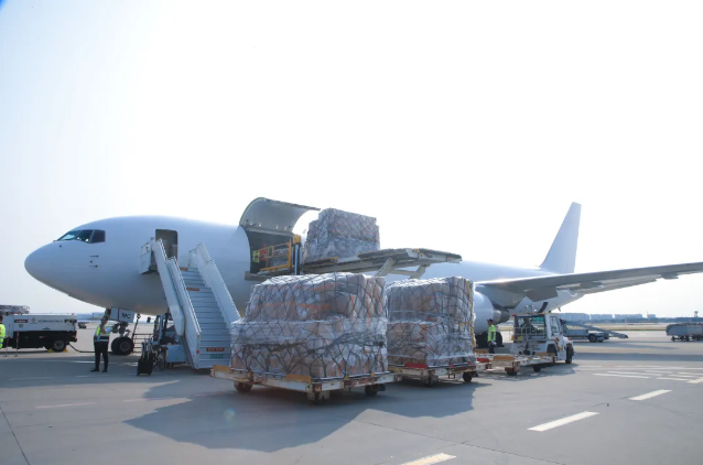 鐵翼飛架全球 陜西西咸新區(qū)空港新城，141.3%增長的“空中朋友圈”密碼